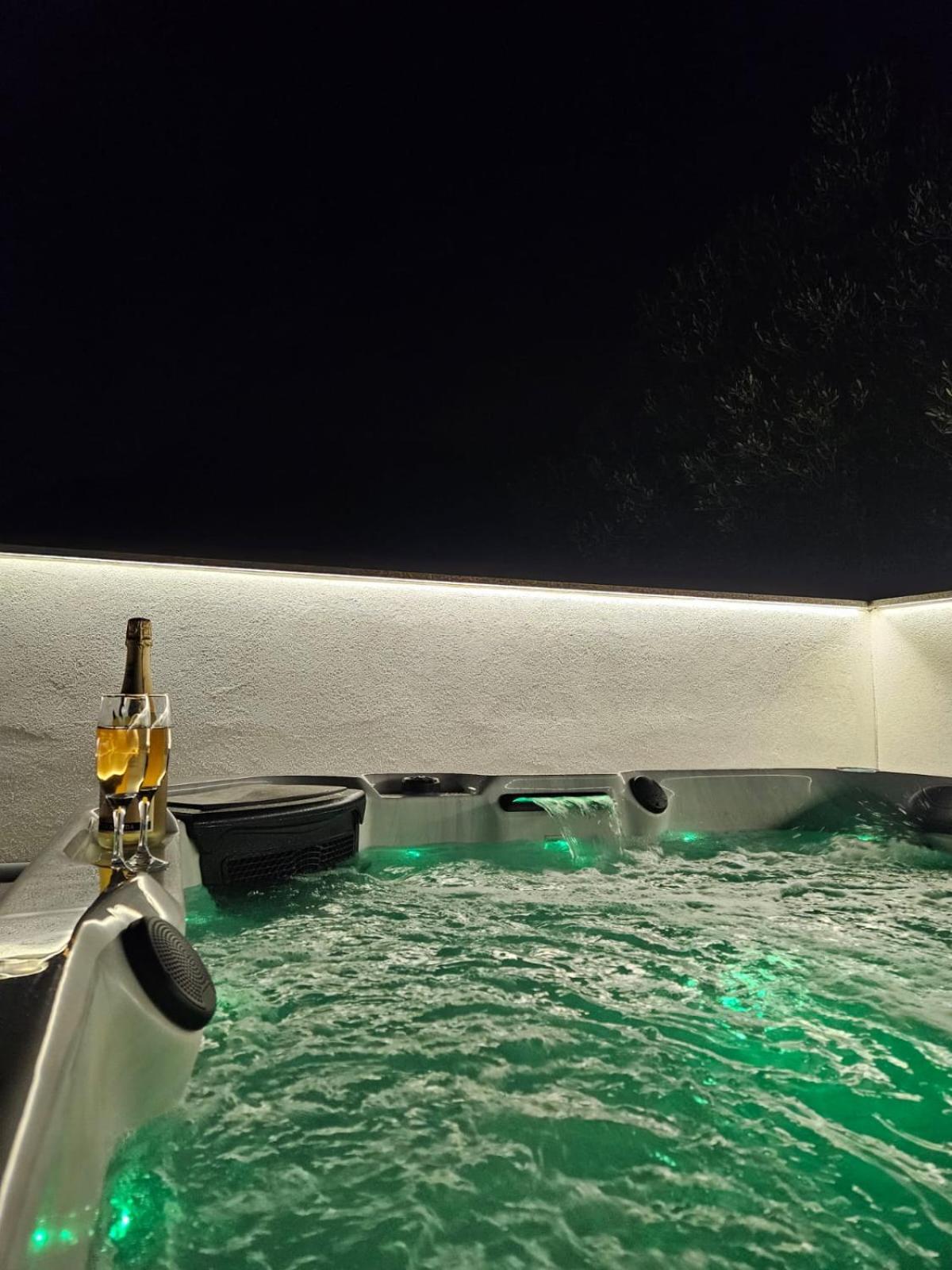 Apartman Koko With Private Jacuzzi Makarska Extérieur photo